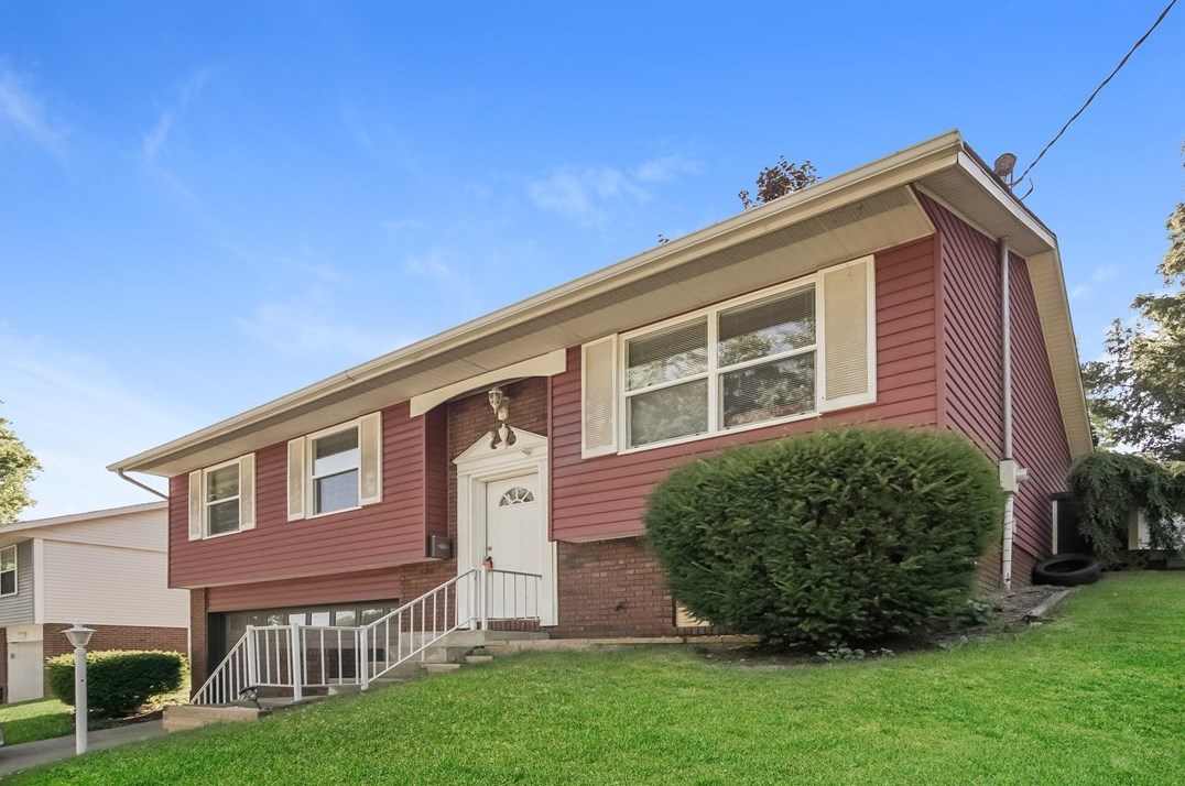 15 Pine St, Washington, PA 15301
