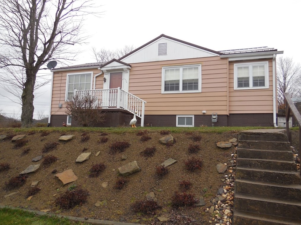 1125 Roosevelt St, Conway, PA 15027