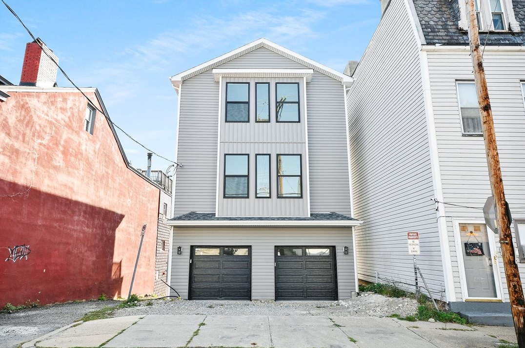 4728 Lorigan St, Pittsburgh, PA 15224