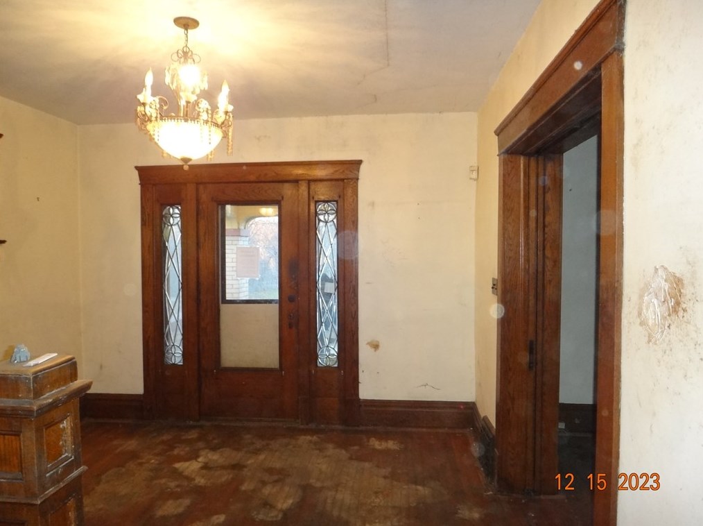 105 W Wallace Ave, New Castle, PA 16101