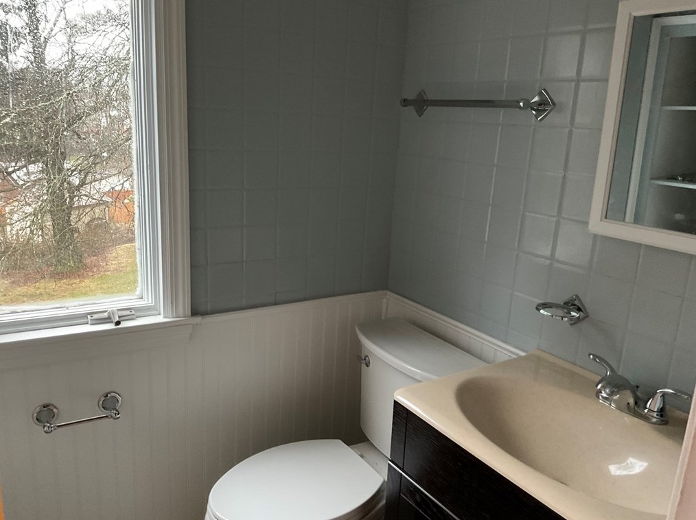 2587 Lightwood Ave, Bethel Park PA  15102-2071 exterior