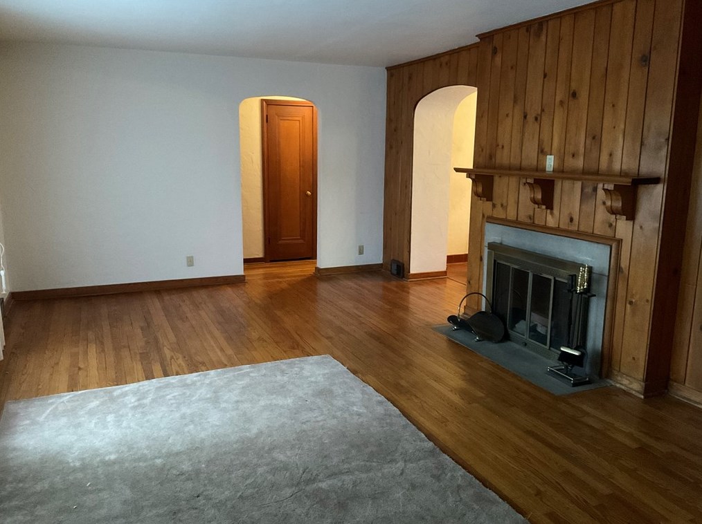 2587 Lightwood Ave, Bethel Park, PA 15102-2071
