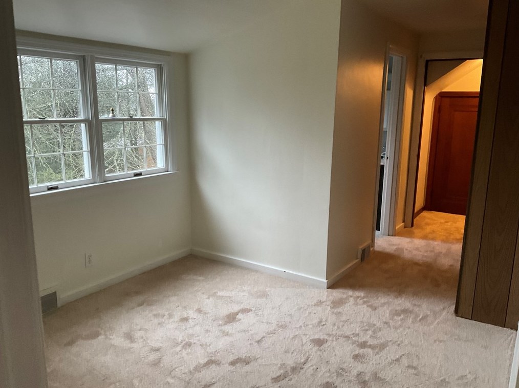 2587 Lightwood Ave, Bethel Park PA  15102-2071 exterior