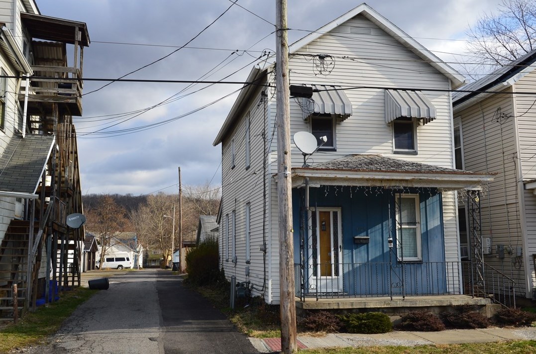 1121 8th Ave, New Brighton, PA 15066