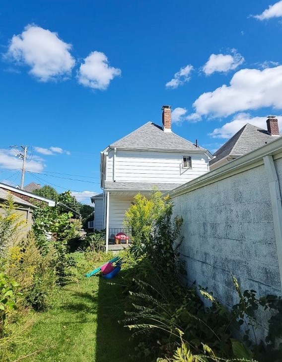 161 James St, Springdale, PA 15144