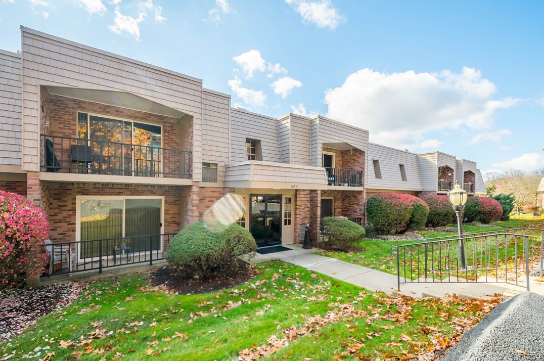 603 Calais Dr #2104, Pittsburgh, PA 15237
