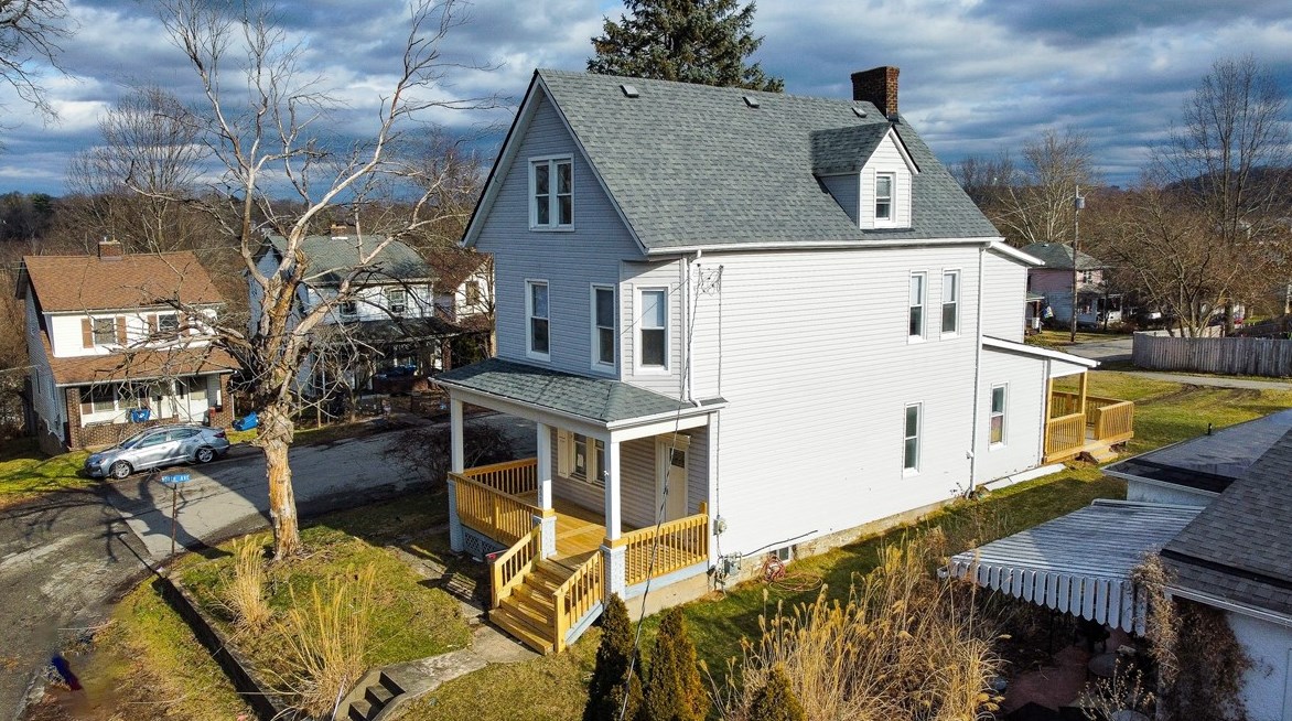 855 4th St, Verona, PA 15147
