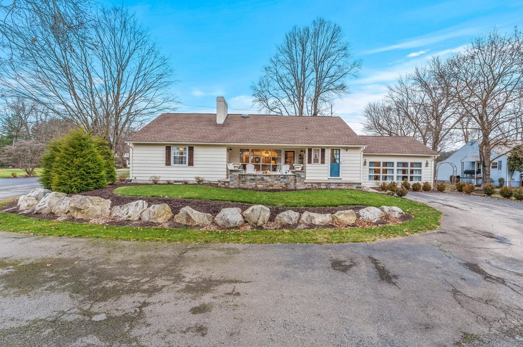 34 E Maitland Ln, New Castle, PA 16105