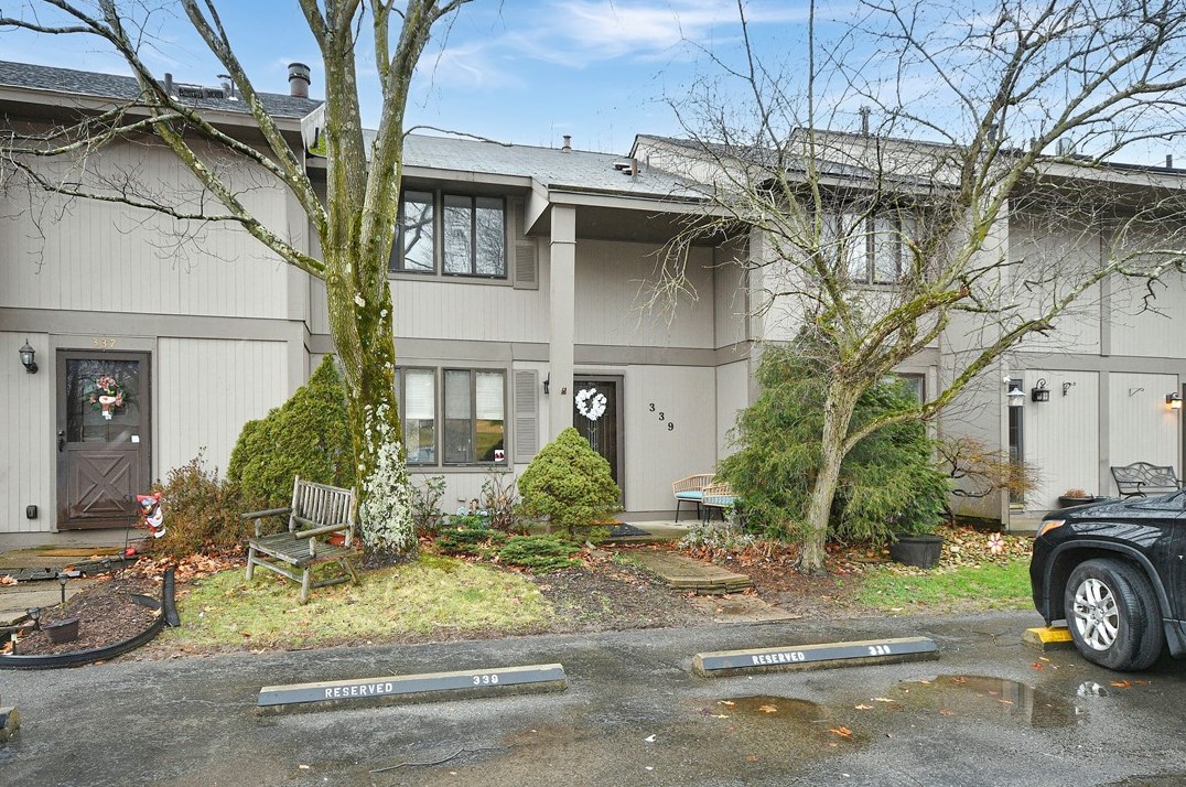 339 Ridge Point Cir, Bridgeville, PA 15017-1555