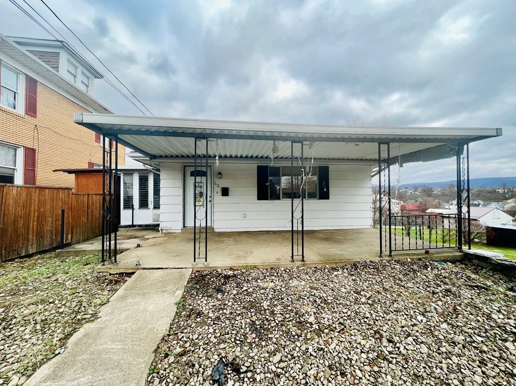 52 Easy St, Oliphant Furnace, PA 15401-3125