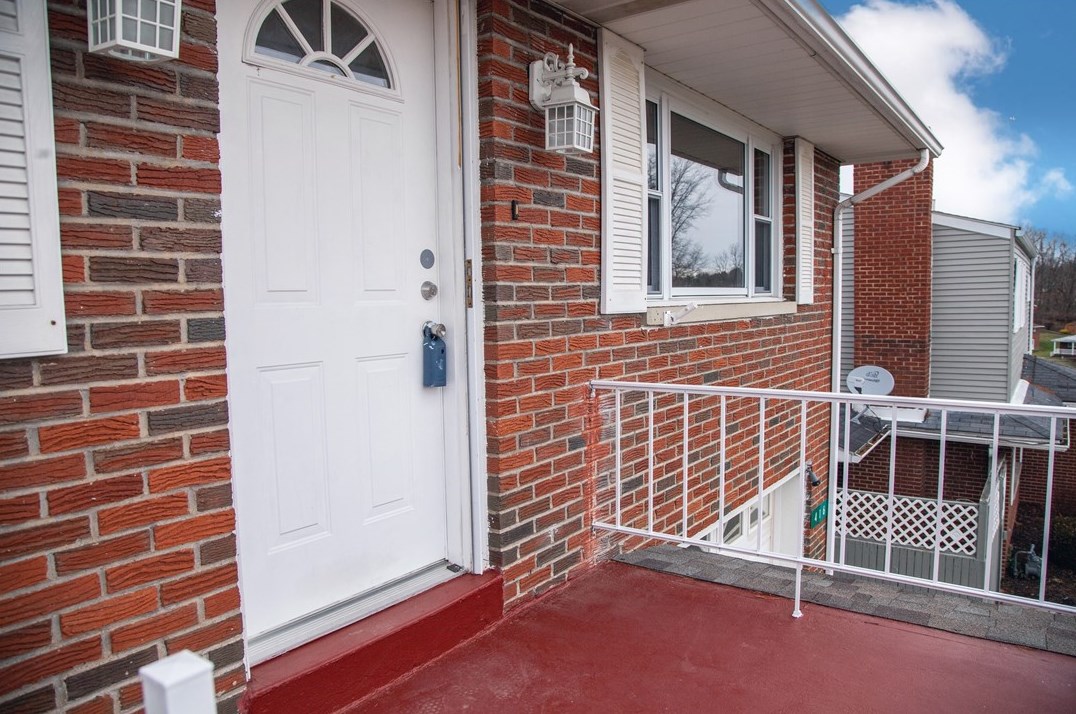 416 Belrose Dr, North Belle Vernon, PA 15012-4007