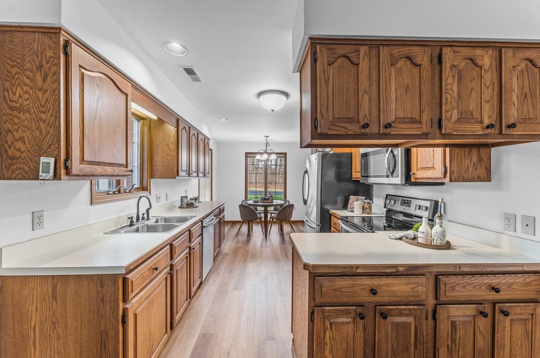 4106 Bristol Ln, New Castle PA  16105-4454 exterior