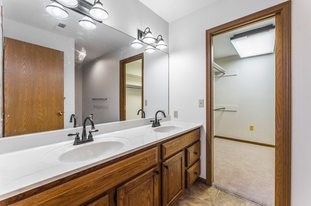 4106 Bristol Ln, New Castle PA  16105-4454 exterior