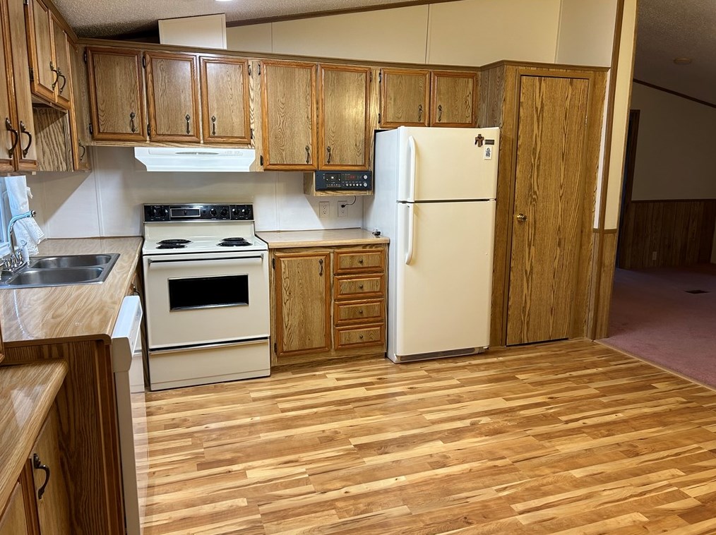 556 Liberty St, Perryopolis PA  15473-5400 exterior