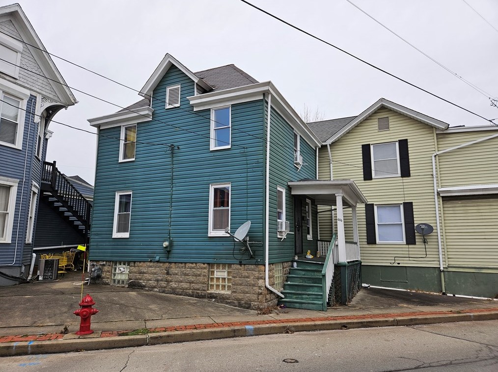 434 Maple Ave, Greensburg, PA 15601-3221