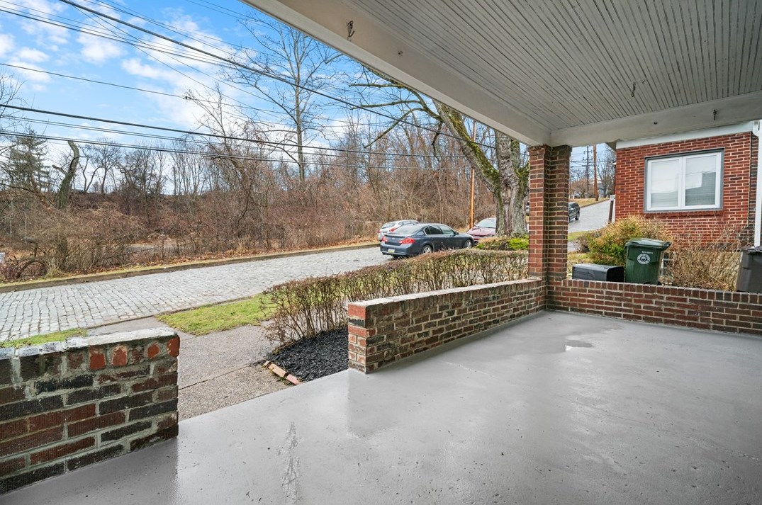 130 6th St, Oakmont, PA 15139