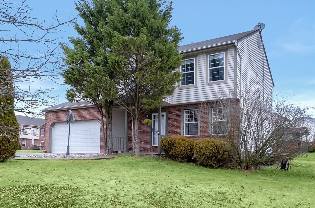 8303 Hilltop Cir Dr North, Imperial, PA 15126