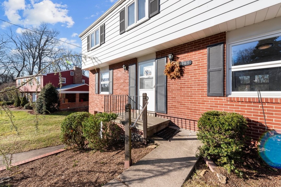 1149 Colgate Dr, Monroeville PA  15146-3503 exterior