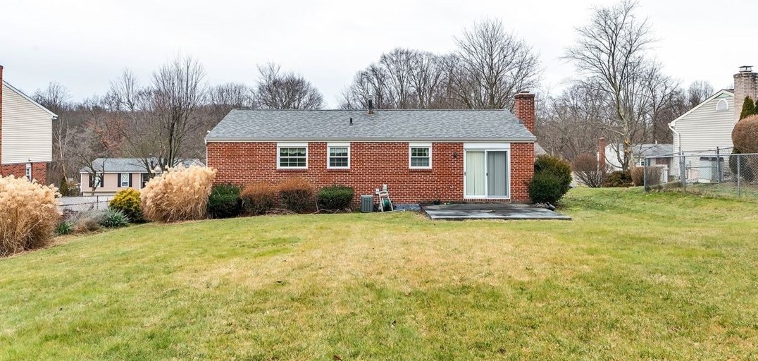 4713 Woodlake Dr, Allison Park, PA 15101