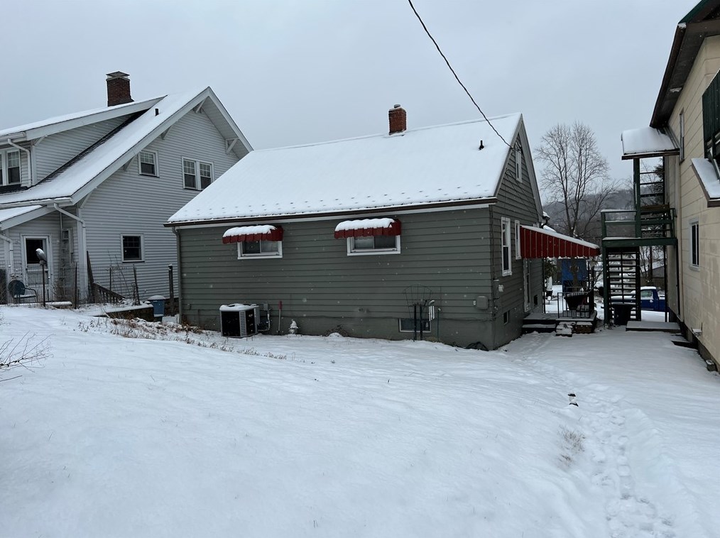 320 Blairton Ave, Indiana, PA 15701-3011