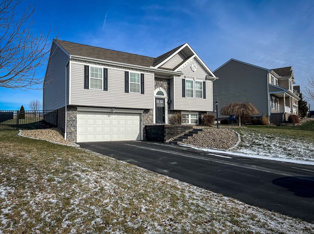 148 Naughton Cir, Evans City, PA 16033