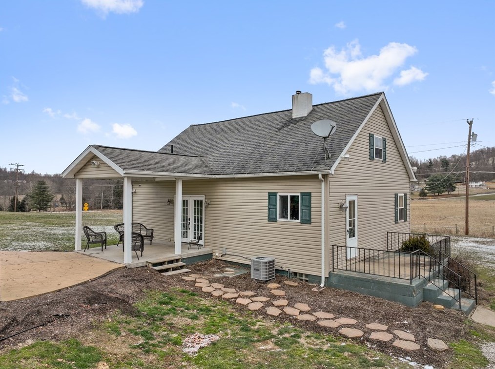 607 Fayette City Rd, Perryopolis, PA 15473