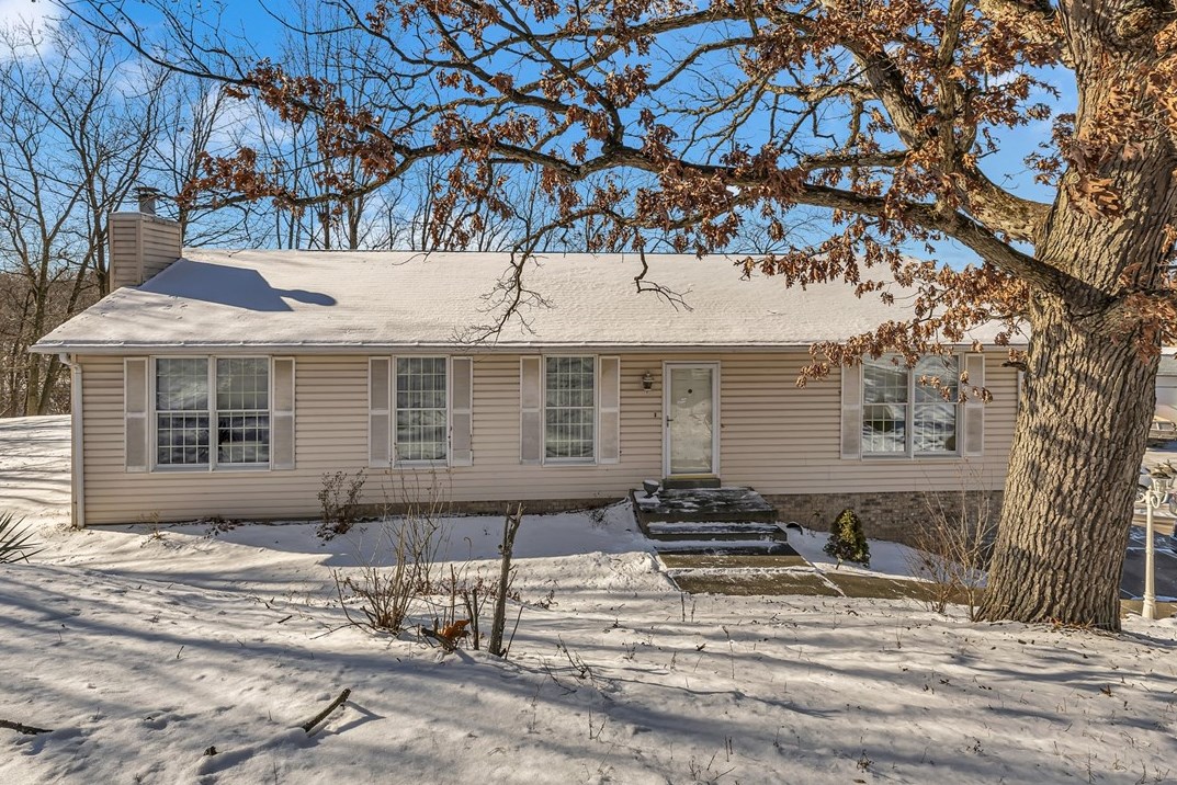 8 Kroker St, Ambridge, PA 15003-1312