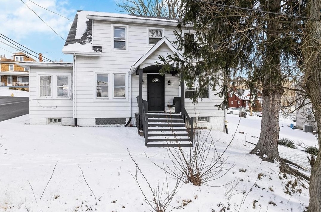 529 Duss Ave, Rochester, PA 15074-1259