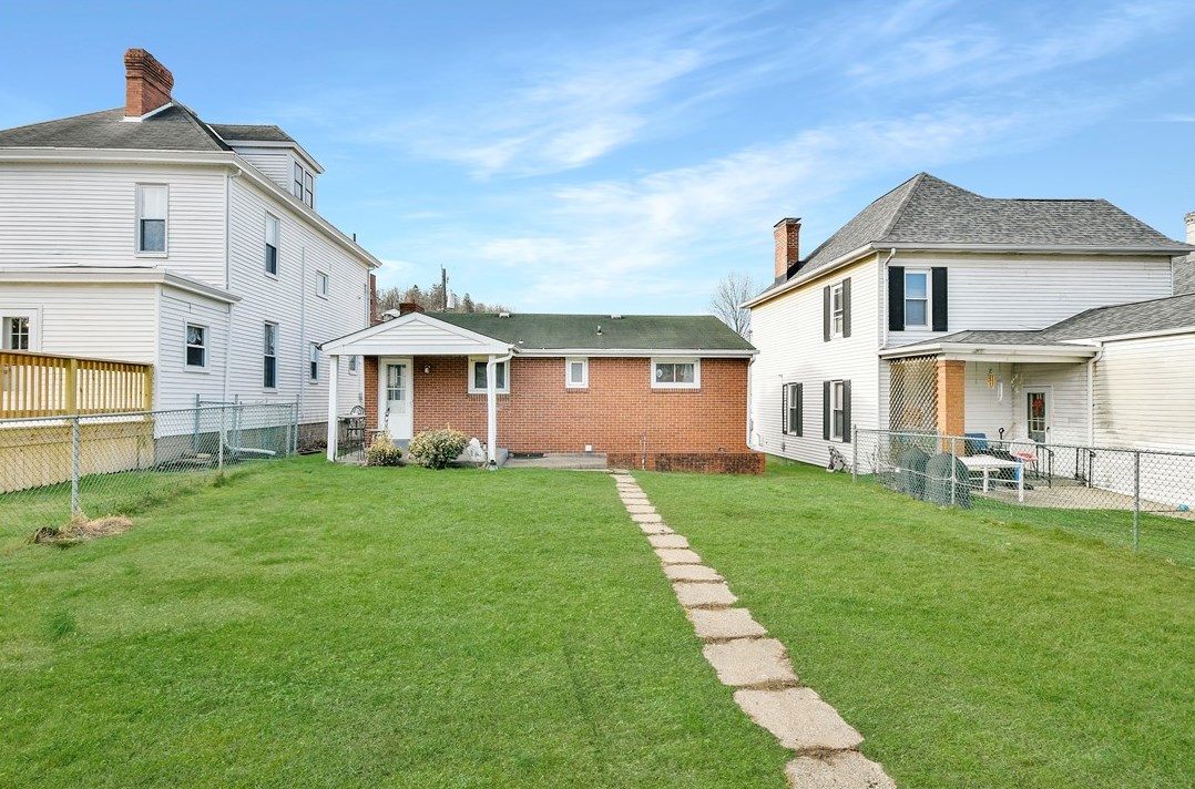 123 Richland Ave, Canonsburg, PA 15317