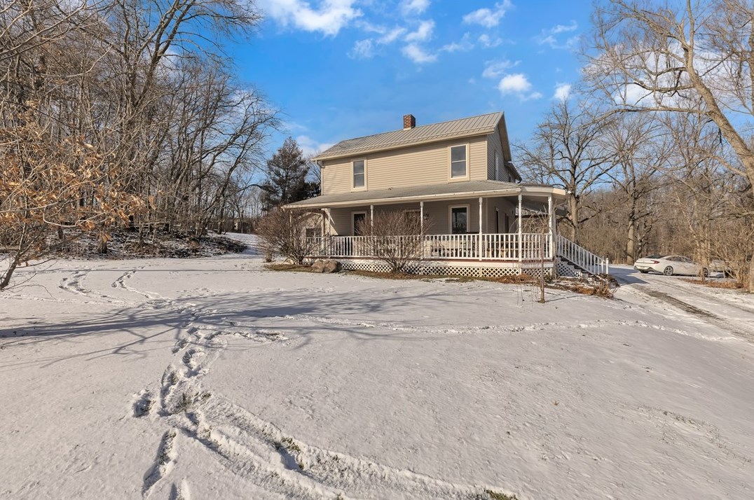 809 Gilmore Rd, Enon Valley, PA 16120-3425