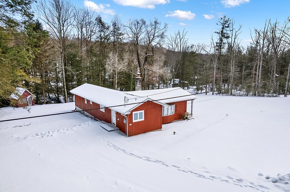 210 D W Ln, Ligonier, PA 15658