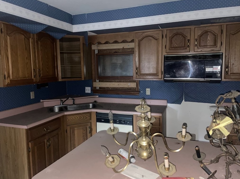 1767 Gill Hall Rd, Finleyville, PA 15332