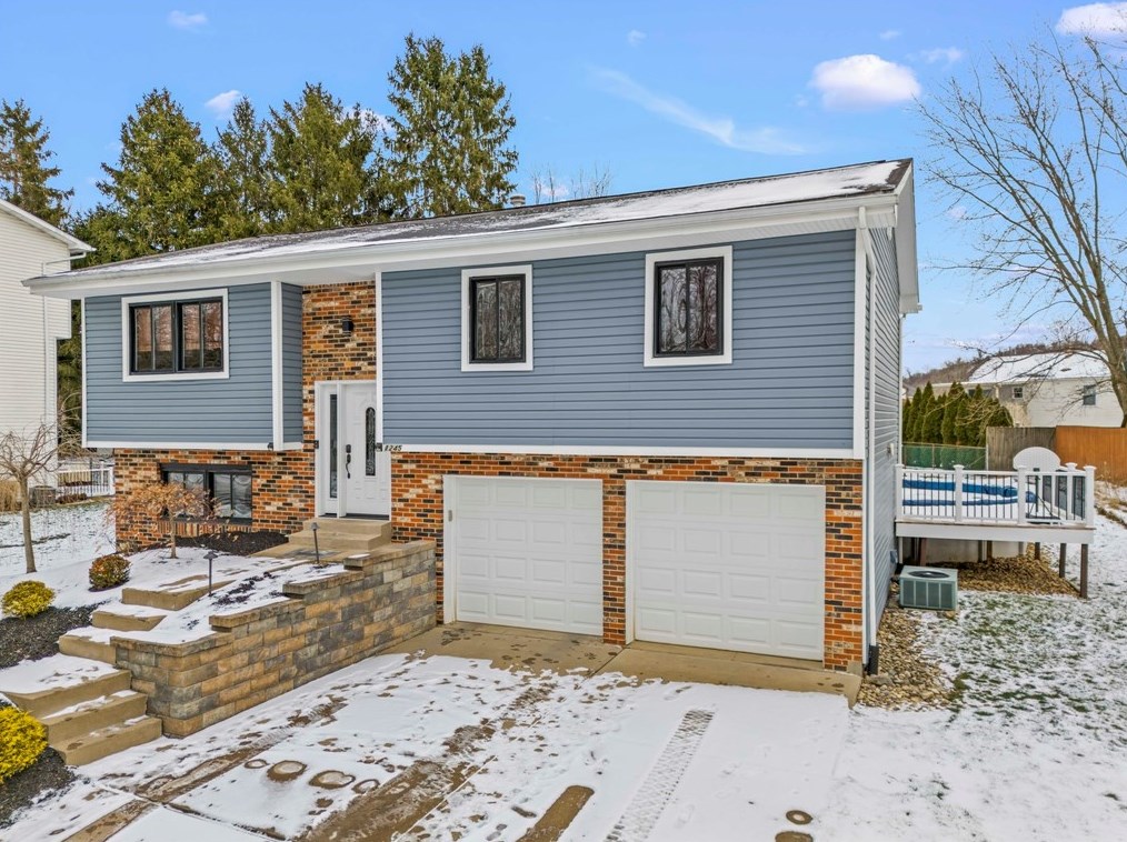 1245 Megown, Library, PA 15129