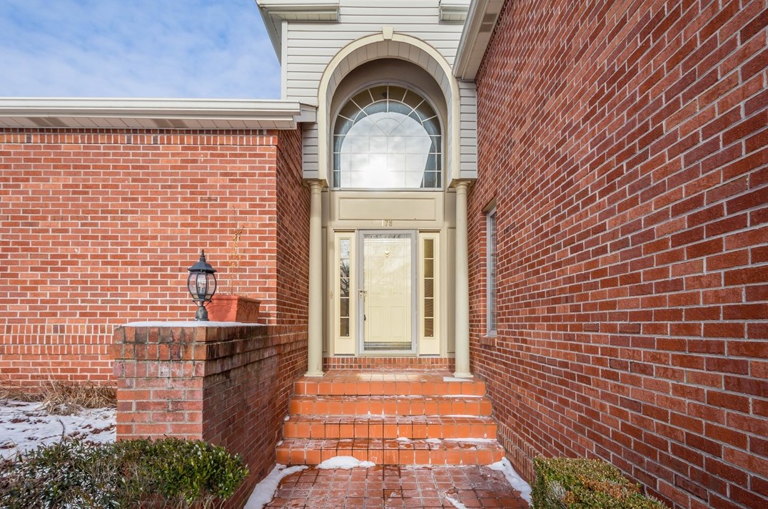 179 Fairway Landings Dr, Canonsburg, PA 15317
