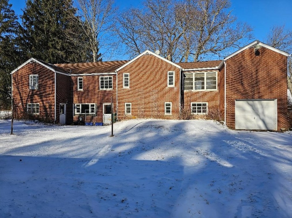 3529 37th Street Ext, Beaver Falls, PA 15010-1101