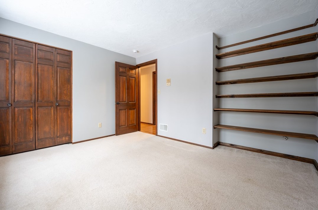134 Locust Dr, Jeannette PA  15644-9521 exterior
