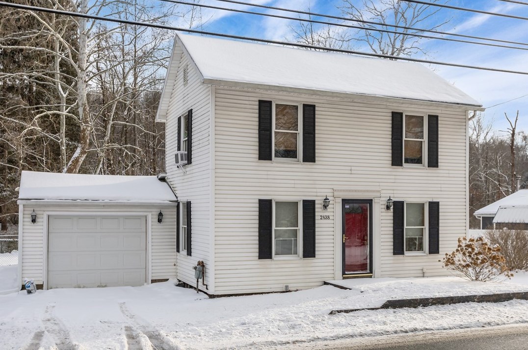 2438 Eastbrook Rd, New Castle, PA 16105-6514