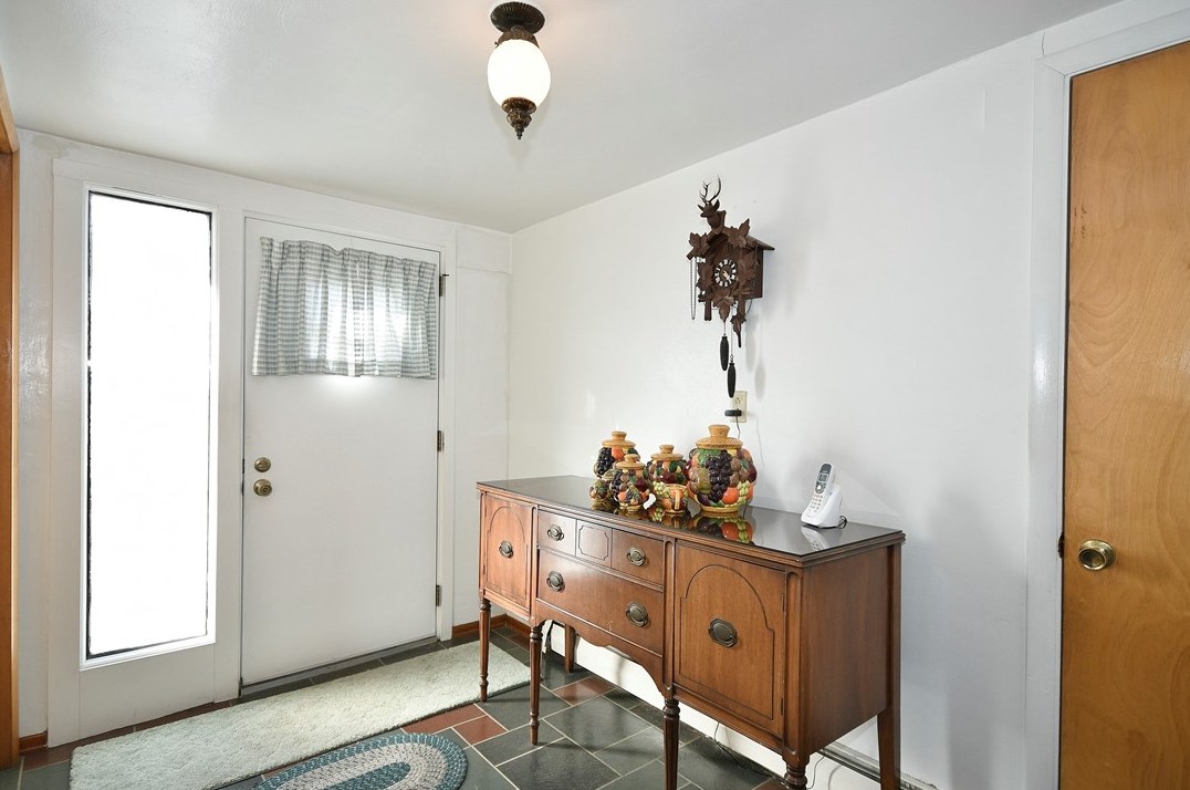 916 Mcgovern Rd, Houston, PA 15342