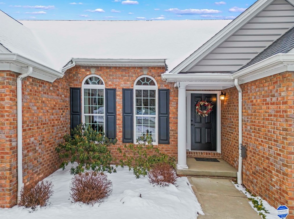 638 Scenic Ridge Dr, Venetia, PA 15367