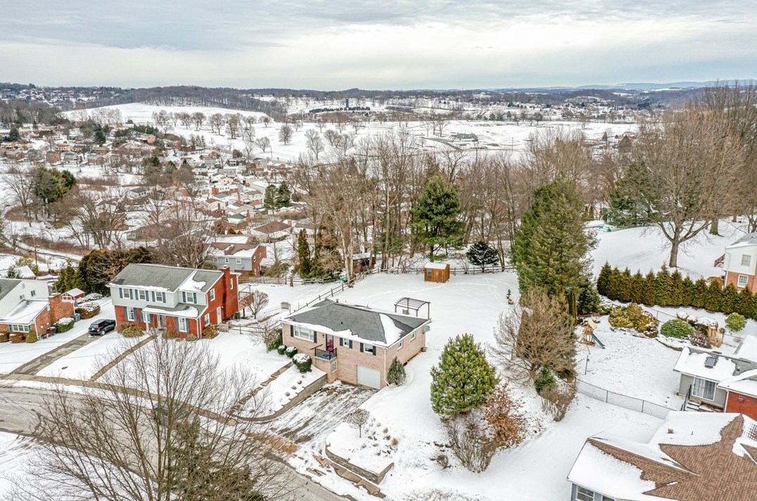 102 Meadowbrook Ave, Greensburg, PA 15601