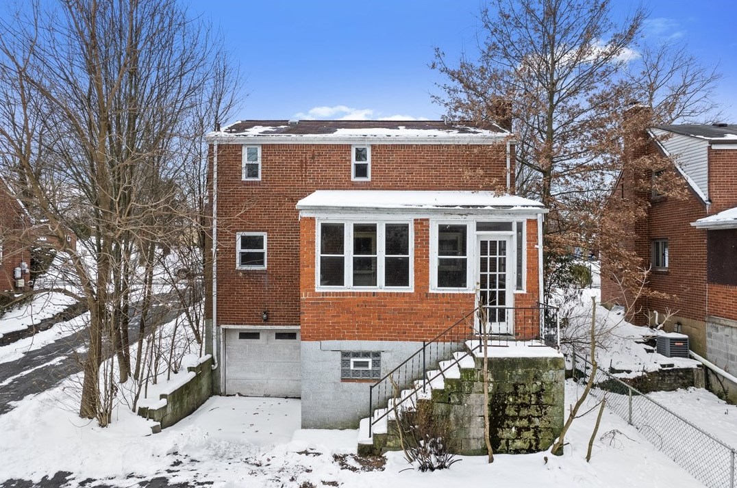 1069 Grandview Ave, Bridgeville, PA 15017