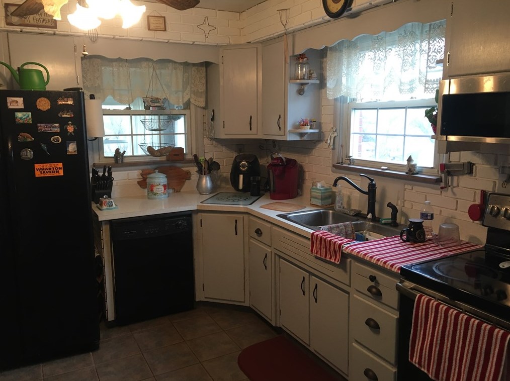 8 Williams Dr, West Newton, PA 15089