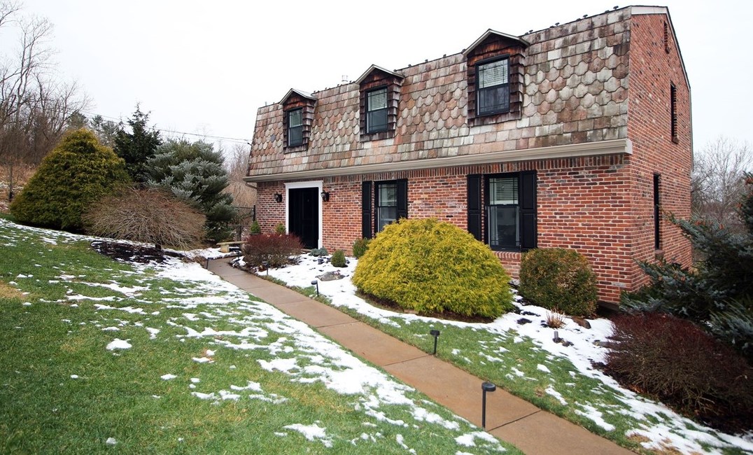 206 Trinity Dr, Canonsburg, PA 15317
