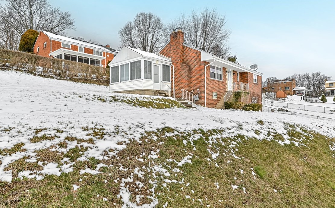 211 Horning Rd, Bethel Park, PA 15102-3015