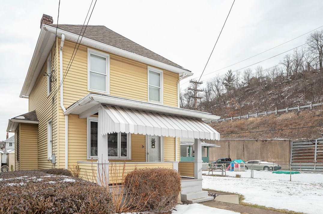 129 7th St, Turtle Creek, PA 15145-1803