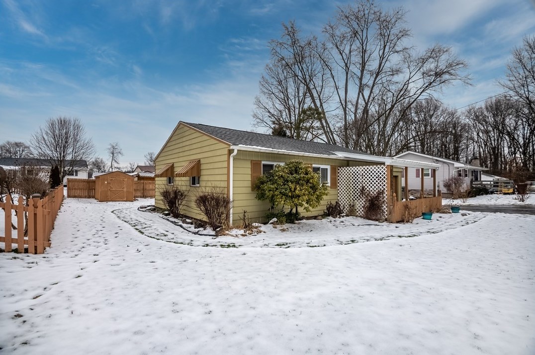 1545 Idaho St, Hermitage, PA 16148