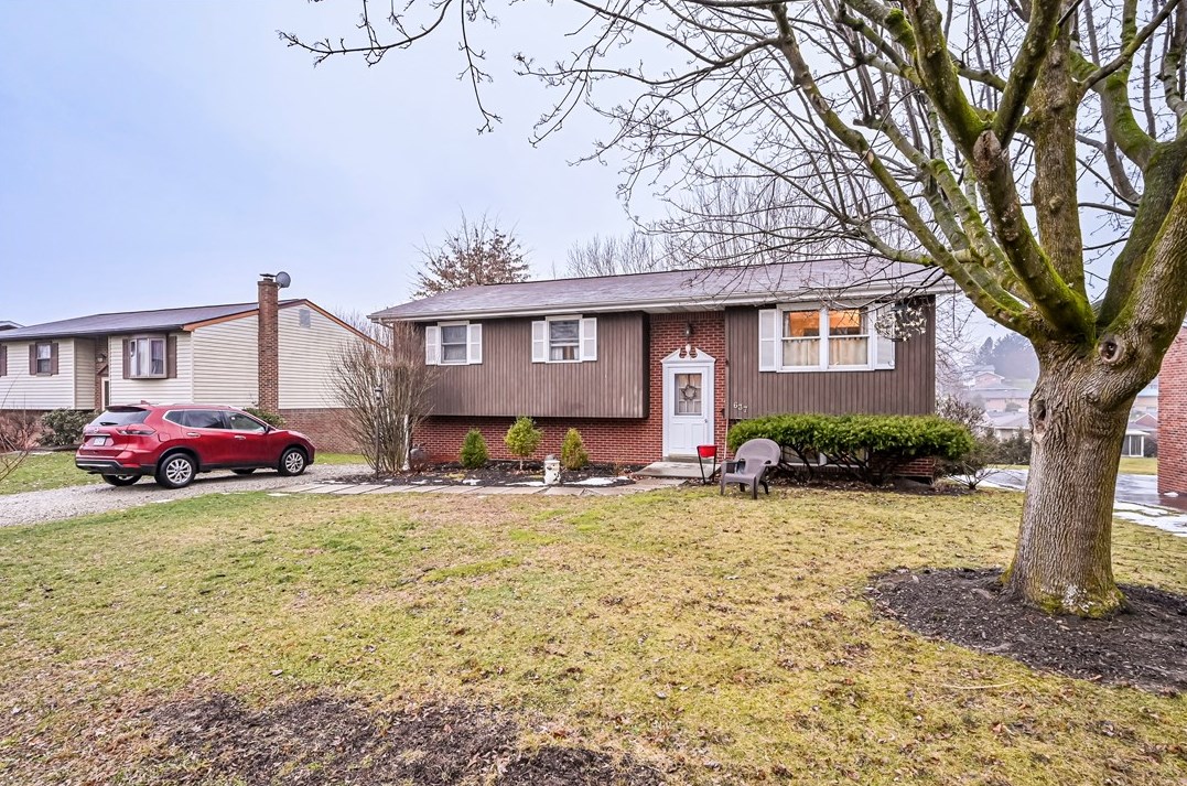 637 N Geary St, Mount Pleasant, PA 15666