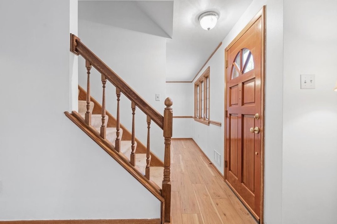 3505 Ashland Dr, Bethel Park, PA 15102-1405