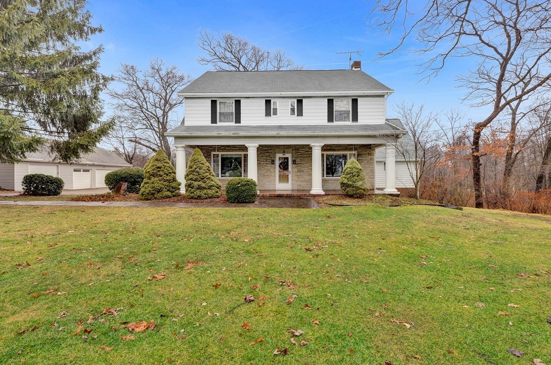 228 Oakville Rd, Beaver Falls, PA 15010