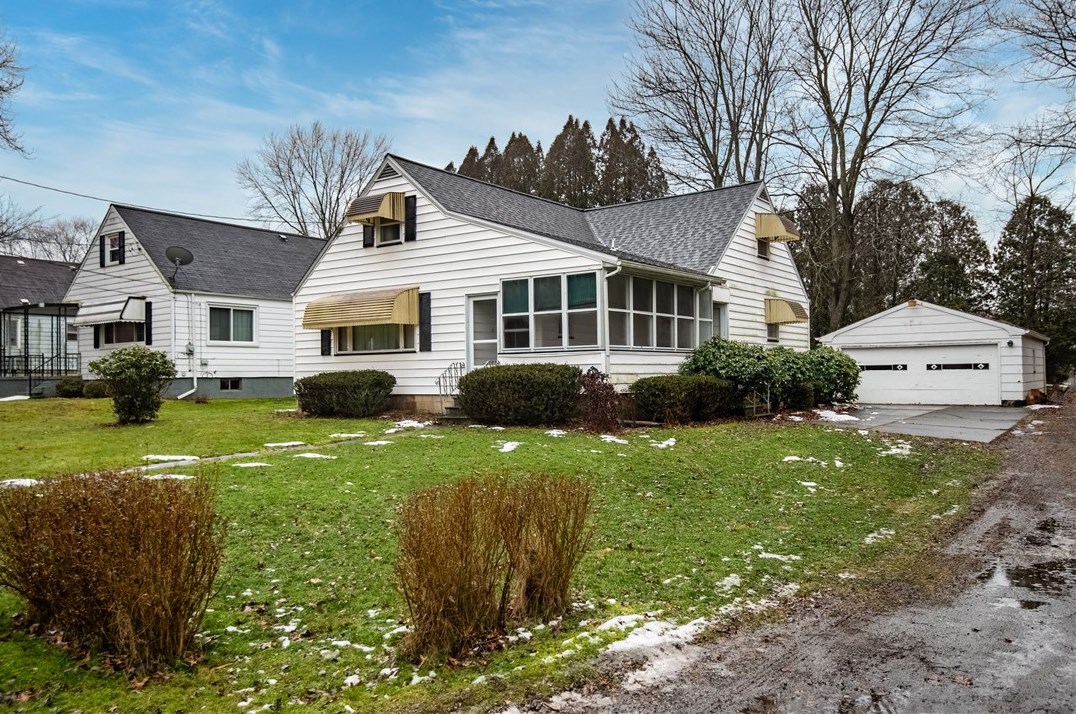 616 Smith Ave, Hermitage, PA 16146